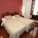 Pilones Szálloda *