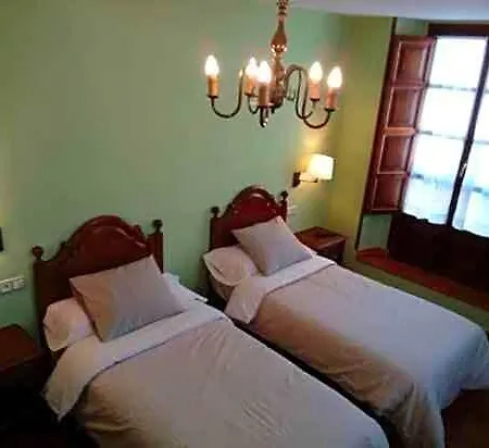 Pilones Hotel *