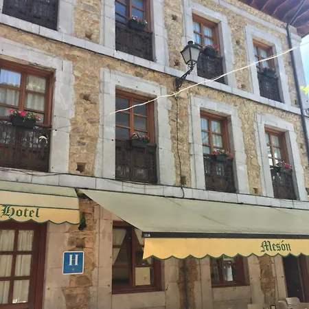 Pilones Hotel *